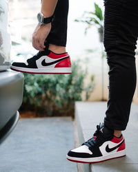 AIR JORDAN 1 LOW BLACK TOE